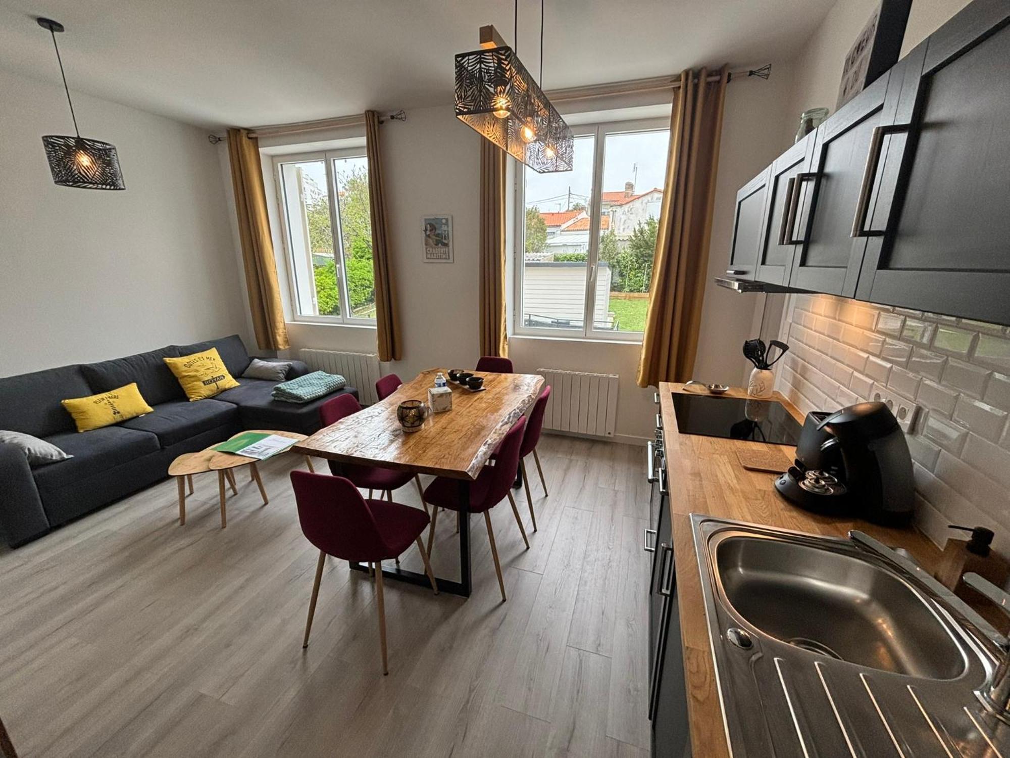 Au Coeur Du Marche, Appartement Confort, Centre-Ville Royan Esterno foto